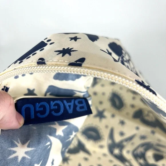 Baggu Spring 2024 Cream & Navy Cherub Bow Pattern Large Go Pouch NWOT - Picture 5 of 8